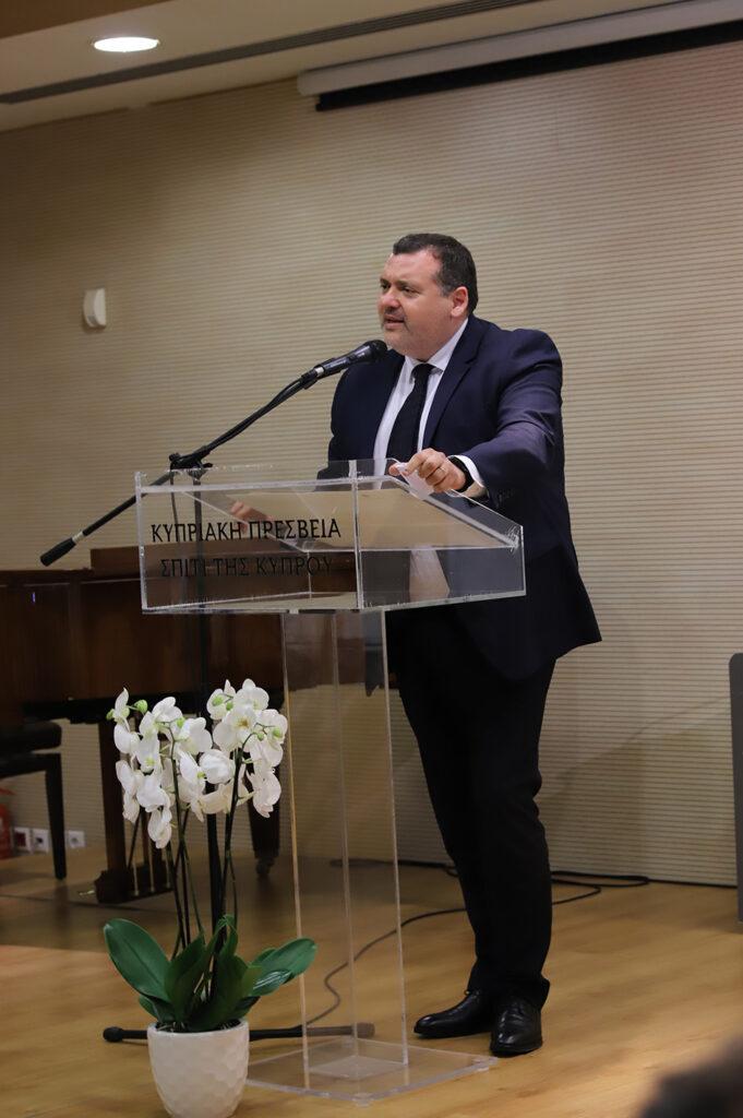 “η γοητεία του οικείου” ΒΙΚΤΩΡ ΙΩΑΝΝΙΔΗΣ
