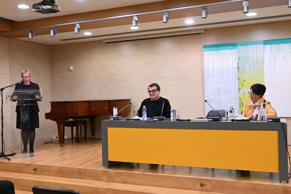 “Ιχνηλάτες του φωτός” του Κώστα Λεοντίου