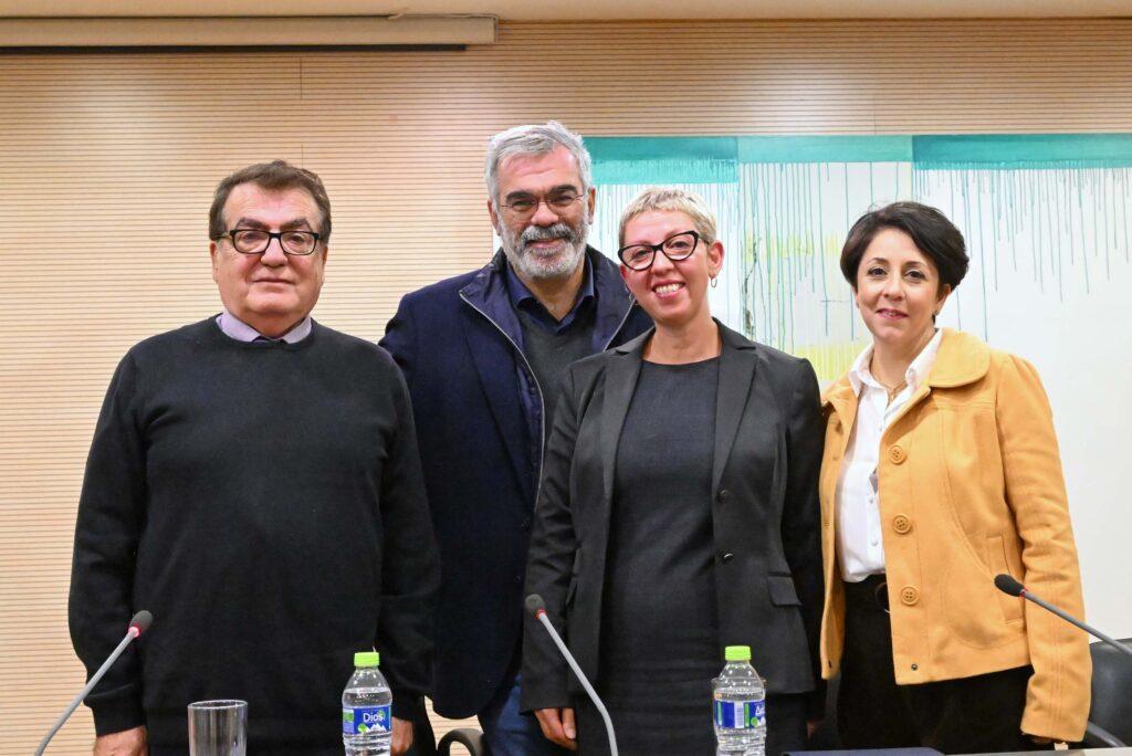 “Ιχνηλάτες του φωτός” του Κώστα Λεοντίου