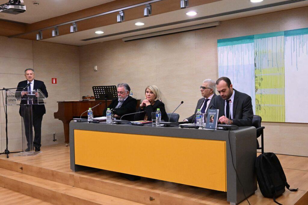 “ΑΝΔΡΕΑΣ ΛΕΝΤΑΚΗΣ. 25 χρόνια μετά είναι ακόμη εδώ” της ‘Εφης Σαβουλίδου Λεντάκη