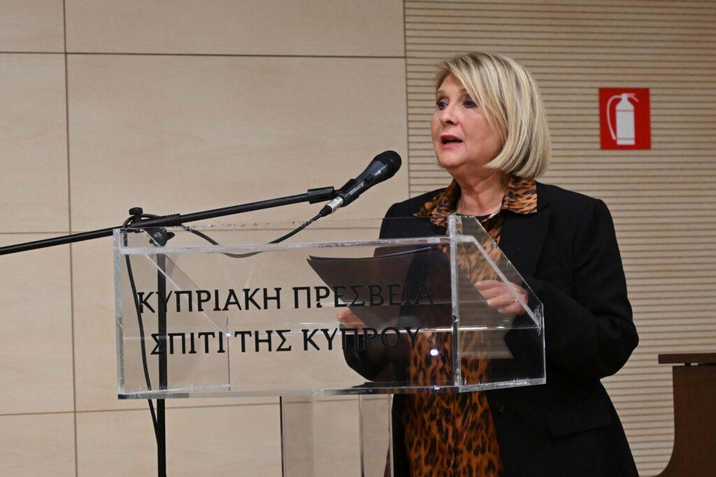 “ΑΝΔΡΕΑΣ ΛΕΝΤΑΚΗΣ. 25 χρόνια μετά είναι ακόμη εδώ” της ‘Εφης Σαβουλίδου Λεντάκη