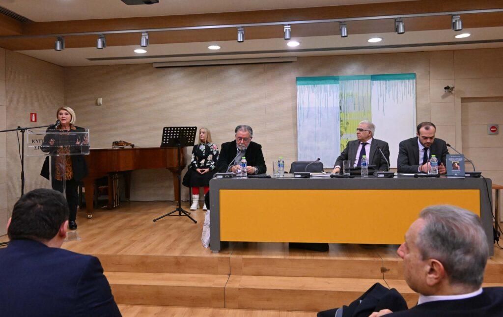 “ΑΝΔΡΕΑΣ ΛΕΝΤΑΚΗΣ. 25 χρόνια μετά είναι ακόμη εδώ” της ‘Εφης Σαβουλίδου Λεντάκη