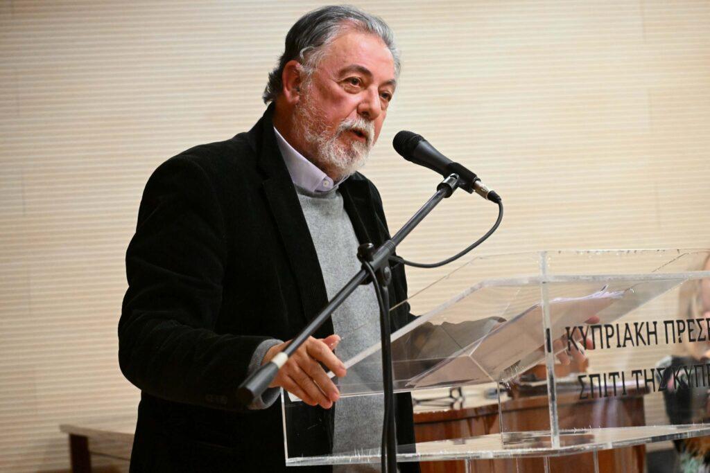 “ΑΝΔΡΕΑΣ ΛΕΝΤΑΚΗΣ. 25 χρόνια μετά είναι ακόμη εδώ” της ‘Εφης Σαβουλίδου Λεντάκη