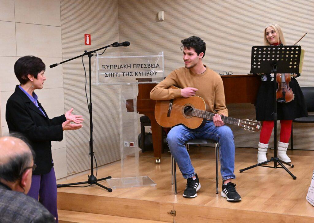 “ΑΝΔΡΕΑΣ ΛΕΝΤΑΚΗΣ. 25 χρόνια μετά είναι ακόμη εδώ” της ‘Εφης Σαβουλίδου Λεντάκη