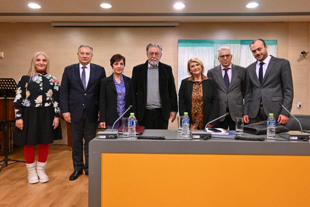 “ΑΝΔΡΕΑΣ ΛΕΝΤΑΚΗΣ. 25 χρόνια μετά είναι ακόμη εδώ” της ‘Εφης Σαβουλίδου Λεντάκη