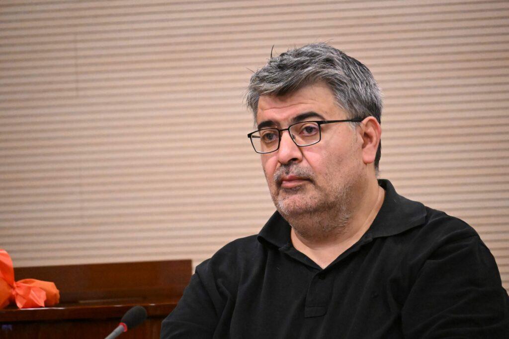 “Εσύ ο Αφρός, Εγώ η Ακτή…”  “Για μια αγκαλιά γίνονται όλα” της Λουκίας Χαραλάμπους Σταυρινού
