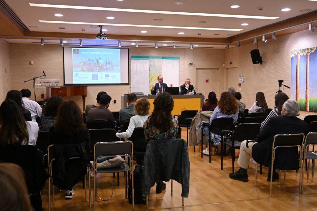 “Making sense of place: Negotiation, cohesion and spaces of social competition at Middle Bronze Age Erimi, Cyprus” (Κατανοώντας τον τόπο: Διαπραγμάτευση, συνοχή και χώροι κοινωνικού ανταγωνισμού στην Ερήμη της Κύπρου κατά τη Μέση Εποχή του Χαλκού) του δρος Luca Bombardieri