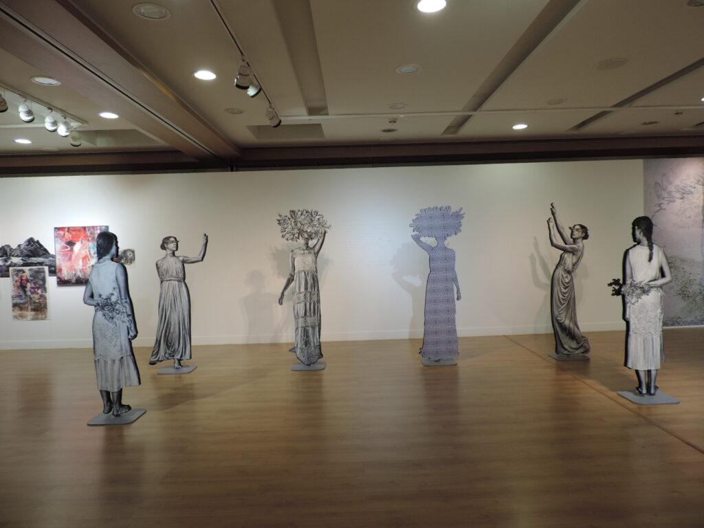 “Ιn Between”  Ιωάννα Κυθραιώτου, Θέκλα Παπαδοπούλου, Έλενα Τσιγαρίδου