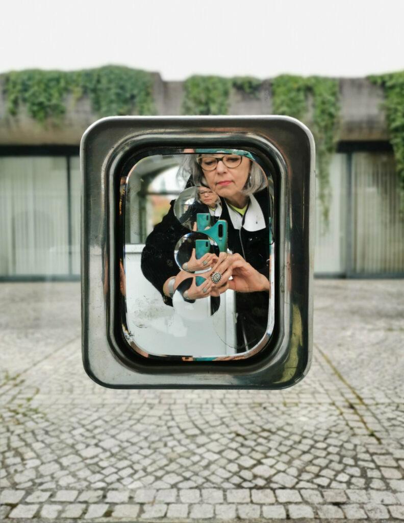 Cornelia Mittendorfer “a loop, a line, a limbo”