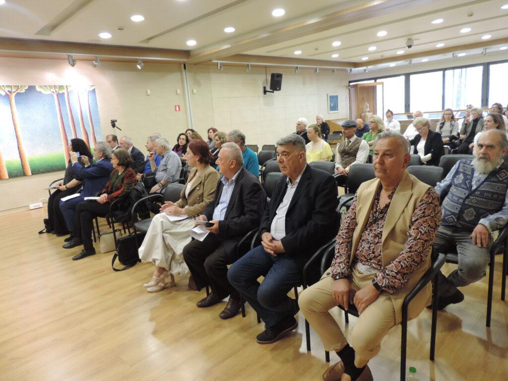 “Πρόσφυγες, Ορφανοί όπου Γης” της Σταυρούλας Δεκούλου