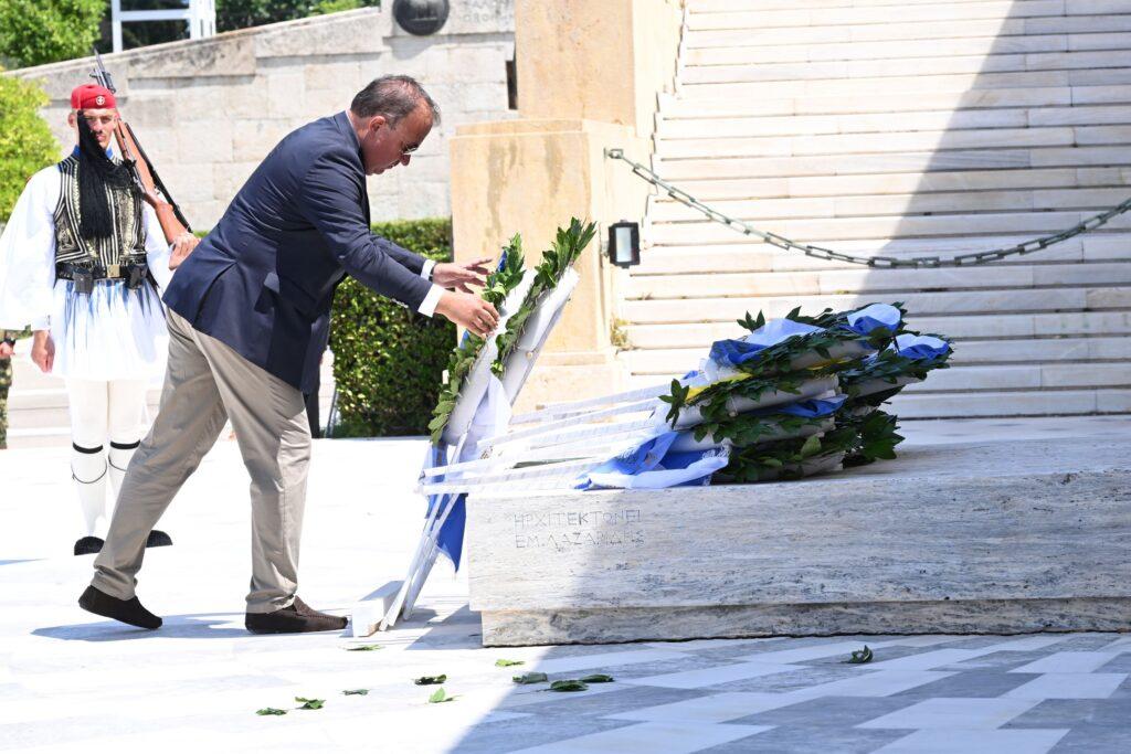 ΑΡΧΙΕΡΑΤΙΚΟ ΜΝΗΜΟΣΥΝΟ ΓΙΑ ΤΟΥΣ ΠΕΣΟΝΤΕΣ ΚΑΤΑ ΤΟ ΠΡΑΞΙΚΟΠΗΜΑ ΚΑΙ ΤΗΝ ΤΟΥΡΚΙΚΗ ΕΙΣΒΟΛΗ ΣΤΗΝ ΚΥΠΡΟ ΤΟ 1974