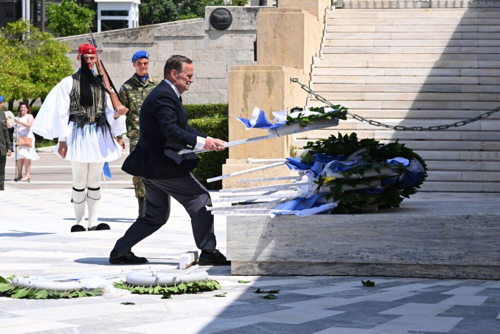 ΑΡΧΙΕΡΑΤΙΚΟ ΜΝΗΜΟΣΥΝΟ ΓΙΑ ΤΟΥΣ ΠΕΣΟΝΤΕΣ ΚΑΤΑ ΤΟ ΠΡΑΞΙΚΟΠΗΜΑ ΚΑΙ ΤΗΝ ΤΟΥΡΚΙΚΗ ΕΙΣΒΟΛΗ ΣΤΗΝ ΚΥΠΡΟ ΤΟ 1974