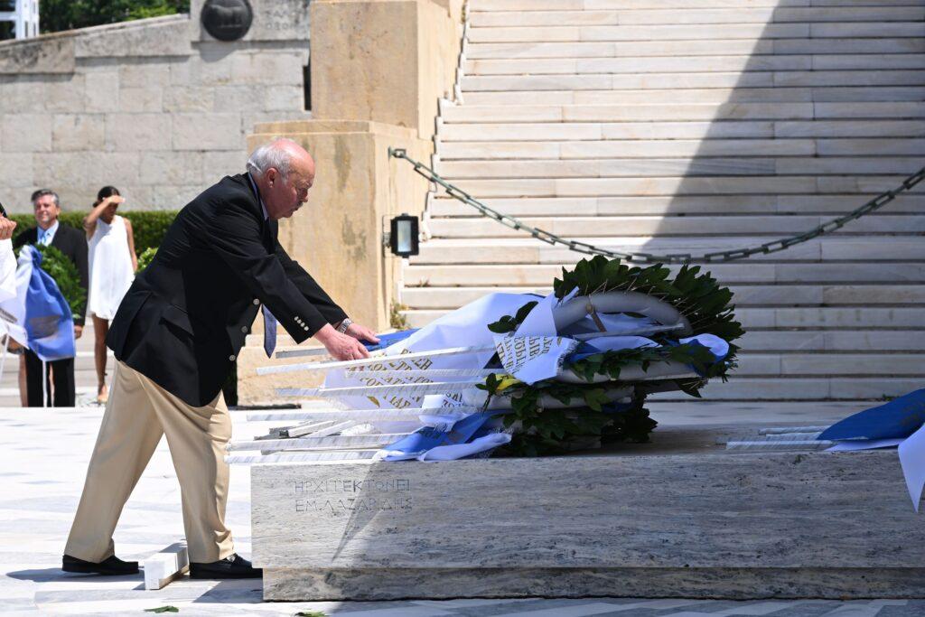 ΑΡΧΙΕΡΑΤΙΚΟ ΜΝΗΜΟΣΥΝΟ ΓΙΑ ΤΟΥΣ ΠΕΣΟΝΤΕΣ ΚΑΤΑ ΤΟ ΠΡΑΞΙΚΟΠΗΜΑ ΚΑΙ ΤΗΝ ΤΟΥΡΚΙΚΗ ΕΙΣΒΟΛΗ ΣΤΗΝ ΚΥΠΡΟ ΤΟ 1974