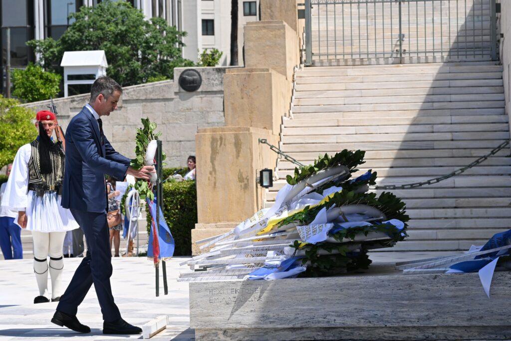 ΑΡΧΙΕΡΑΤΙΚΟ ΜΝΗΜΟΣΥΝΟ ΓΙΑ ΤΟΥΣ ΠΕΣΟΝΤΕΣ ΚΑΤΑ ΤΟ ΠΡΑΞΙΚΟΠΗΜΑ ΚΑΙ ΤΗΝ ΤΟΥΡΚΙΚΗ ΕΙΣΒΟΛΗ ΣΤΗΝ ΚΥΠΡΟ ΤΟ 1974
