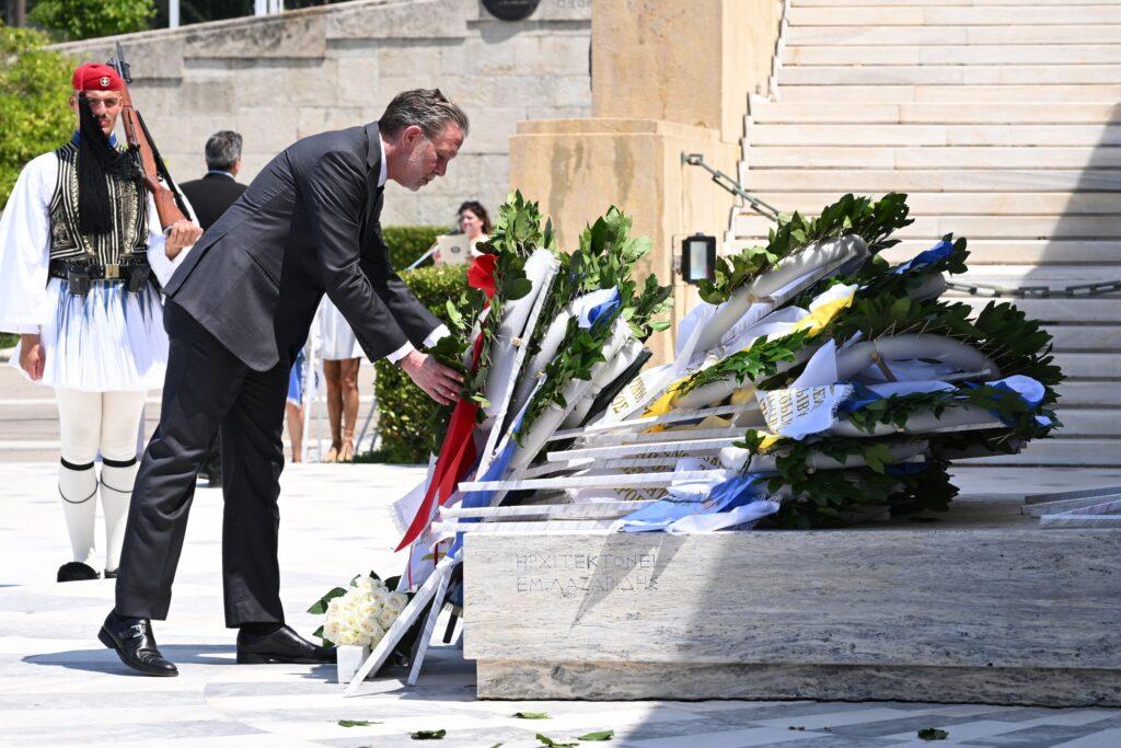 ΑΡΧΙΕΡΑΤΙΚΟ ΜΝΗΜΟΣΥΝΟ ΓΙΑ ΤΟΥΣ ΠΕΣΟΝΤΕΣ ΚΑΤΑ ΤΟ ΠΡΑΞΙΚΟΠΗΜΑ ΚΑΙ ΤΗΝ ΤΟΥΡΚΙΚΗ ΕΙΣΒΟΛΗ ΣΤΗΝ ΚΥΠΡΟ ΤΟ 1974