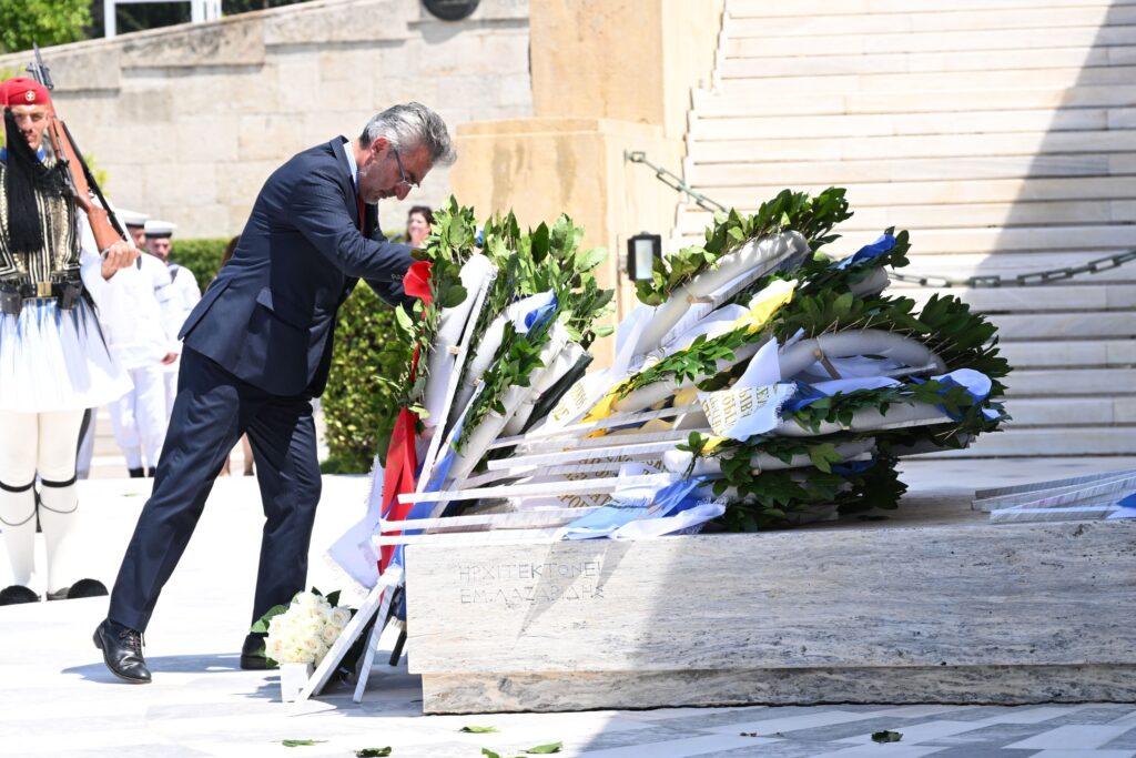 ΑΡΧΙΕΡΑΤΙΚΟ ΜΝΗΜΟΣΥΝΟ ΓΙΑ ΤΟΥΣ ΠΕΣΟΝΤΕΣ ΚΑΤΑ ΤΟ ΠΡΑΞΙΚΟΠΗΜΑ ΚΑΙ ΤΗΝ ΤΟΥΡΚΙΚΗ ΕΙΣΒΟΛΗ ΣΤΗΝ ΚΥΠΡΟ ΤΟ 1974