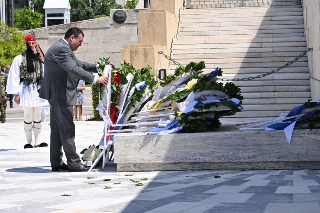ΑΡΧΙΕΡΑΤΙΚΟ ΜΝΗΜΟΣΥΝΟ ΓΙΑ ΤΟΥΣ ΠΕΣΟΝΤΕΣ ΚΑΤΑ ΤΟ ΠΡΑΞΙΚΟΠΗΜΑ ΚΑΙ ΤΗΝ ΤΟΥΡΚΙΚΗ ΕΙΣΒΟΛΗ ΣΤΗΝ ΚΥΠΡΟ ΤΟ 1974
