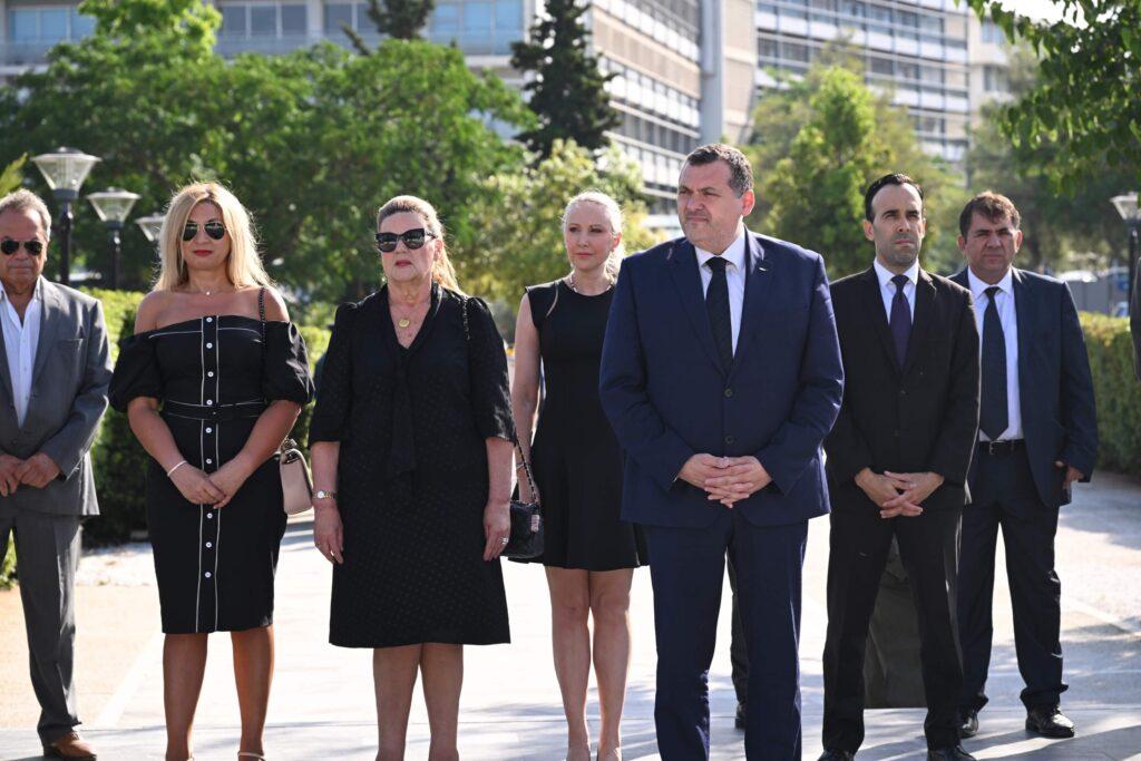 ΕΠΙΜΝΗΜΟΣΥΝΕΣ ΔΕΗΣΕΙΣ ΚΑΙ ΚΑΤΑΘΕΣΕΙΣ ΣΤΕΦΑΝΩΝ