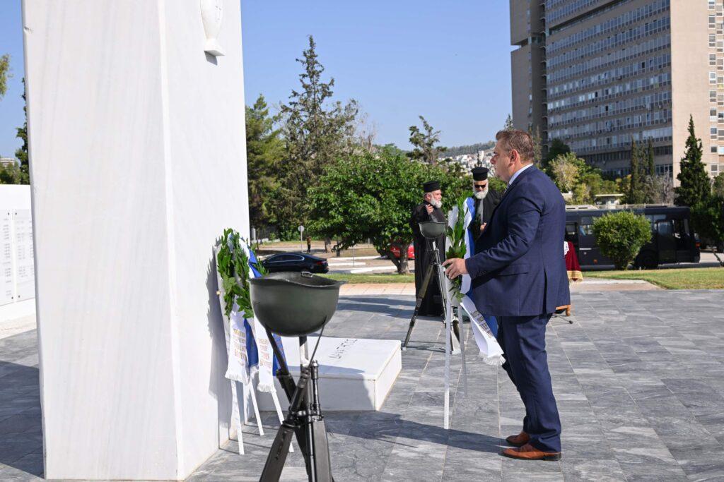 ΕΠΙΜΝΗΜΟΣΥΝΕΣ ΔΕΗΣΕΙΣ ΚΑΙ ΚΑΤΑΘΕΣΕΙΣ ΣΤΕΦΑΝΩΝ