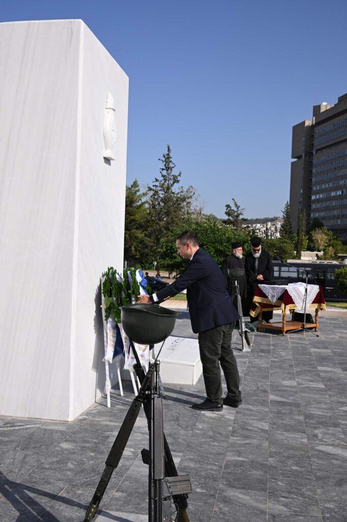 ΕΠΙΜΝΗΜΟΣΥΝΕΣ ΔΕΗΣΕΙΣ ΚΑΙ ΚΑΤΑΘΕΣΕΙΣ ΣΤΕΦΑΝΩΝ