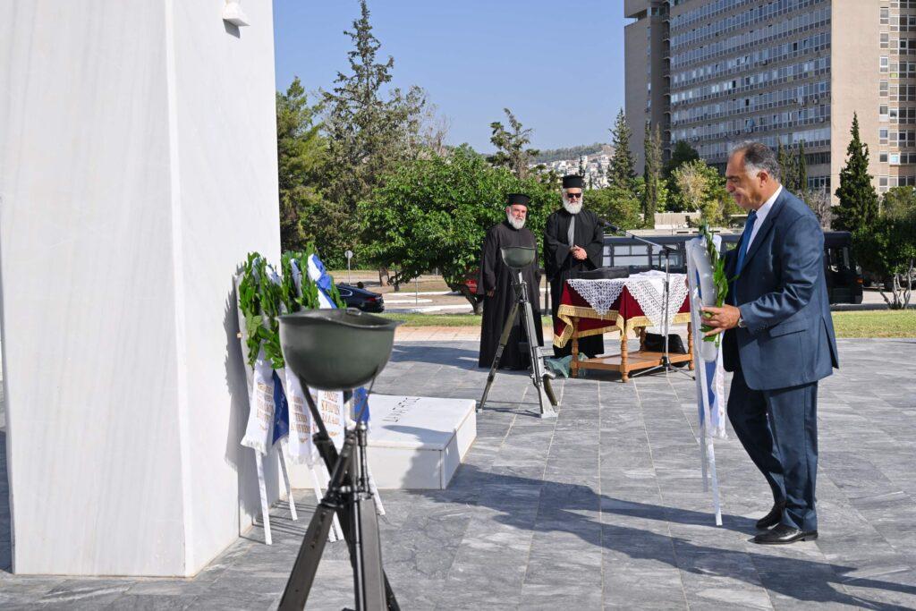 ΕΠΙΜΝΗΜΟΣΥΝΕΣ ΔΕΗΣΕΙΣ ΚΑΙ ΚΑΤΑΘΕΣΕΙΣ ΣΤΕΦΑΝΩΝ