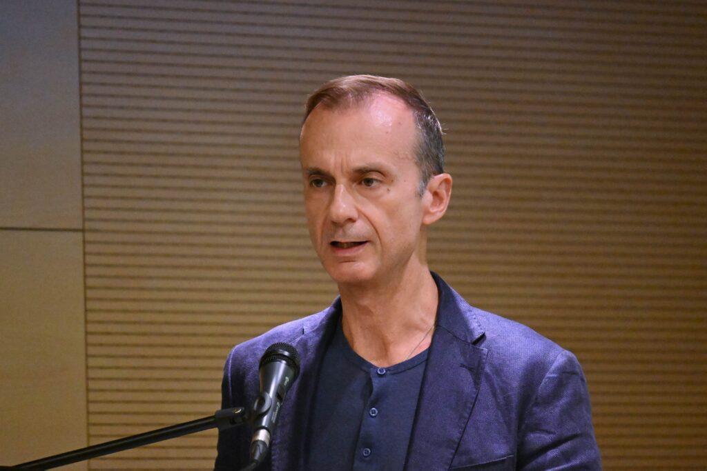 “Σε ιδίωμα δέντρων” του Σωτήρη Π. Βαρνάβα