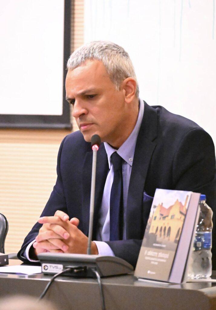 “Η αθέατη πλευρά. ΤΕΣΣΕΡΙΣ ΔΕΚΑΕΤΙΕΣ ΔΙΠΛΩΜΑΤΙΑΣ (1979-2018)” του Πρέσβυ ε.τ. κ. Αλέξανδρου Ν. Ζήνων