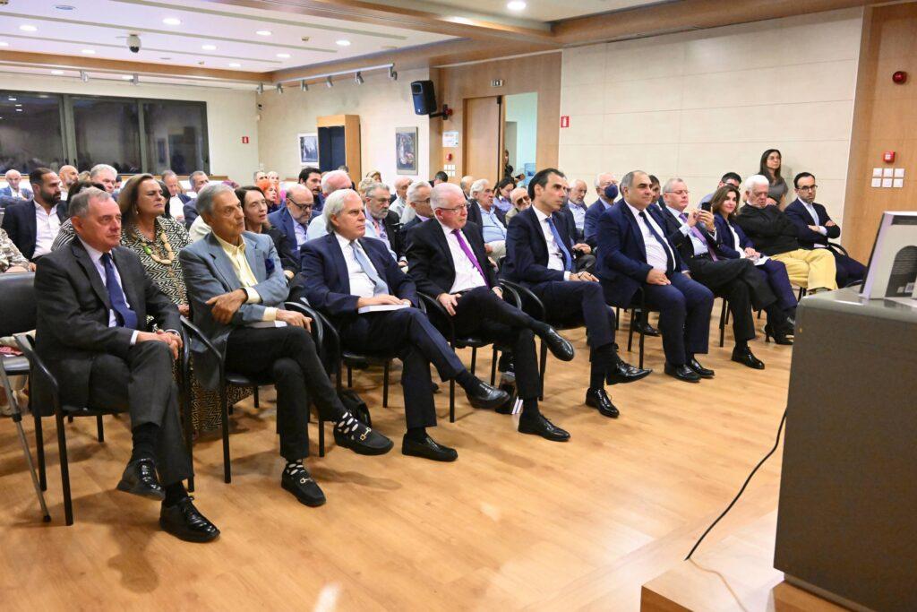 “Η αθέατη πλευρά. ΤΕΣΣΕΡΙΣ ΔΕΚΑΕΤΙΕΣ ΔΙΠΛΩΜΑΤΙΑΣ (1979-2018)” του Πρέσβυ ε.τ. κ. Αλέξανδρου Ν. Ζήνων