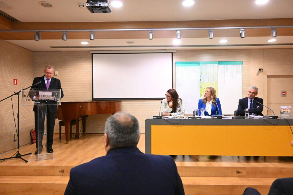 “Η αθέατη πλευρά. ΤΕΣΣΕΡΙΣ ΔΕΚΑΕΤΙΕΣ ΔΙΠΛΩΜΑΤΙΑΣ (1979-2018)” του Πρέσβυ ε.τ. κ. Αλέξανδρου Ν. Ζήνων