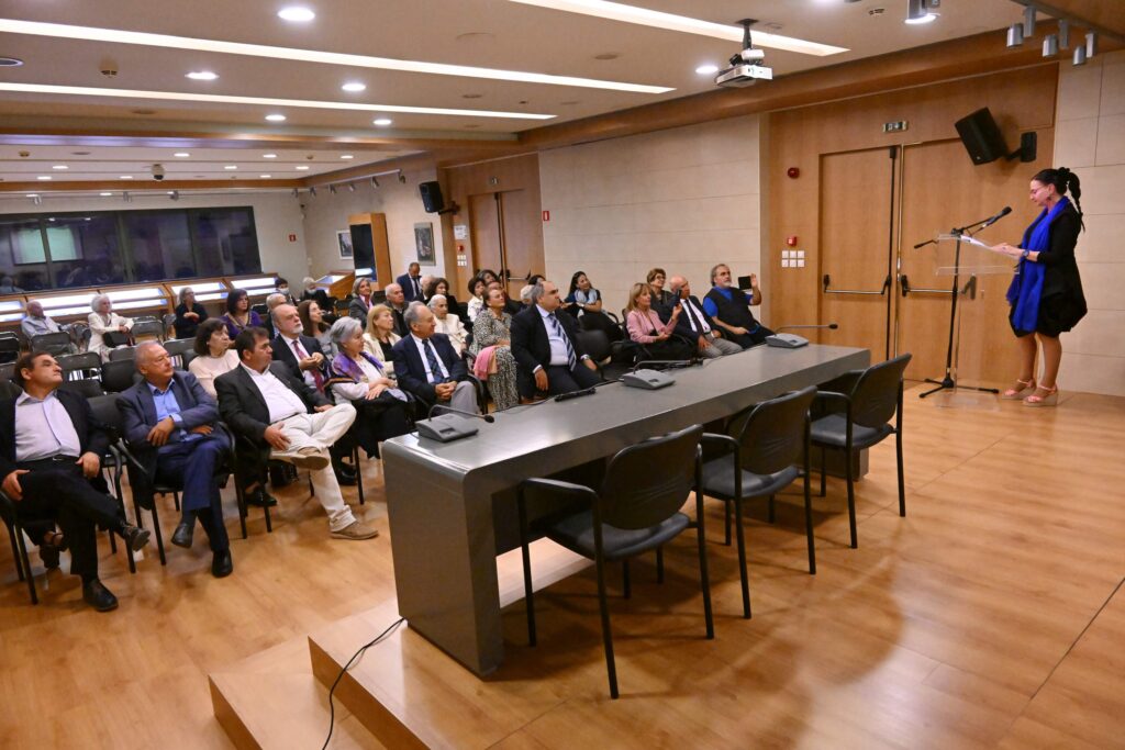 “Λαϊκές ενδυμασίες του Ριζοκαρπάσου:  ένας ιδιαίτερος και μοναδικός  ενδυματολογικός πολιτισμός” διάλεξη της Νάσας Παταπίου
