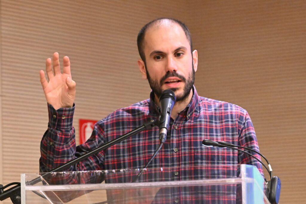 “Δώρος Γεωργιάδης. Μ’ ένα τραγούδι που μιλάει στην ανθρωπιά σας” του Αλέξανδρου Φωκά