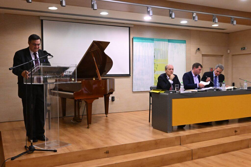 “Γιατί η Μέση Ανατολή; Ο γεωγραφικός χώρος με τη μεγαλύτερη επίδραση στη διαμόρφωση και παραγωγή ιστορικής ύλης τους τελευταίους αιώνες.” του Δημήτρη Παπανδρέου