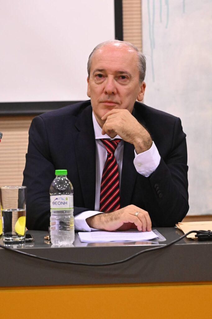 “Γιατί η Μέση Ανατολή; Ο γεωγραφικός χώρος με τη μεγαλύτερη επίδραση στη διαμόρφωση και παραγωγή ιστορικής ύλης τους τελευταίους αιώνες.” του Δημήτρη Παπανδρέου