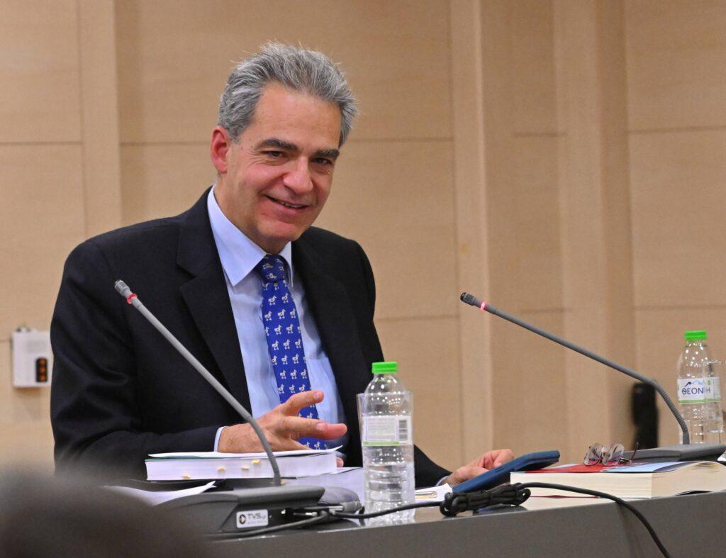 “Γιατί η Μέση Ανατολή; Ο γεωγραφικός χώρος με τη μεγαλύτερη επίδραση στη διαμόρφωση και παραγωγή ιστορικής ύλης τους τελευταίους αιώνες.” του Δημήτρη Παπανδρέου
