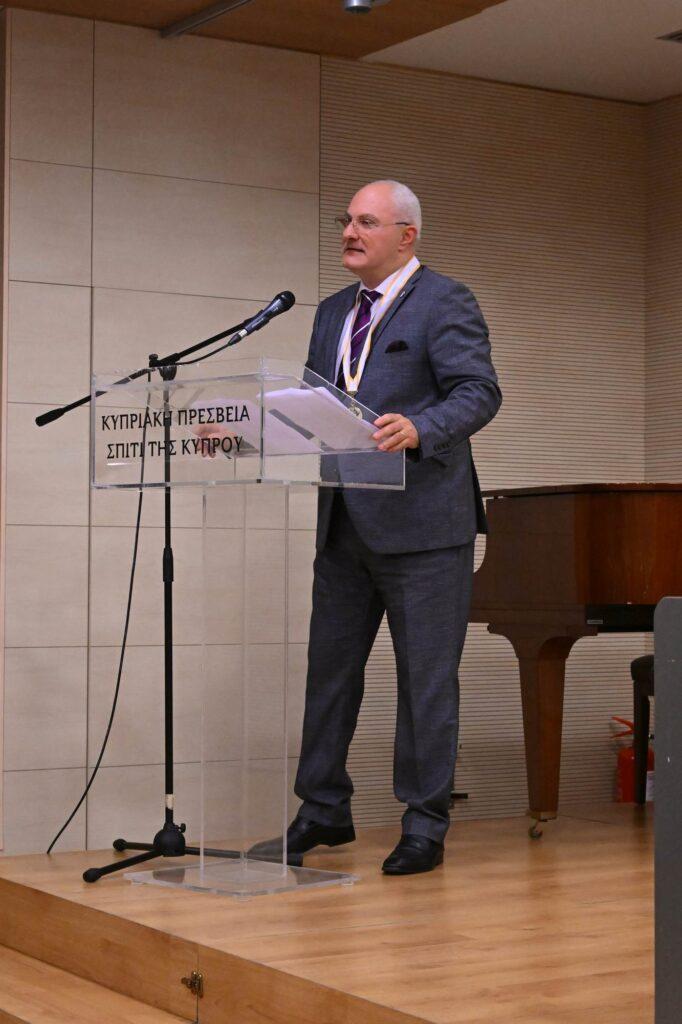“Πρόφεγγο και άλλα μικρά” του Δημήτρη Ν. Χρυσοχόου