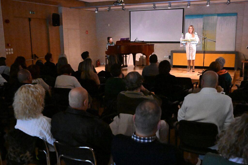 Λευκοί Κρύσταλλοι. Φωτεινό συναπάντημα μουσικής, λόγου και ενέργειας