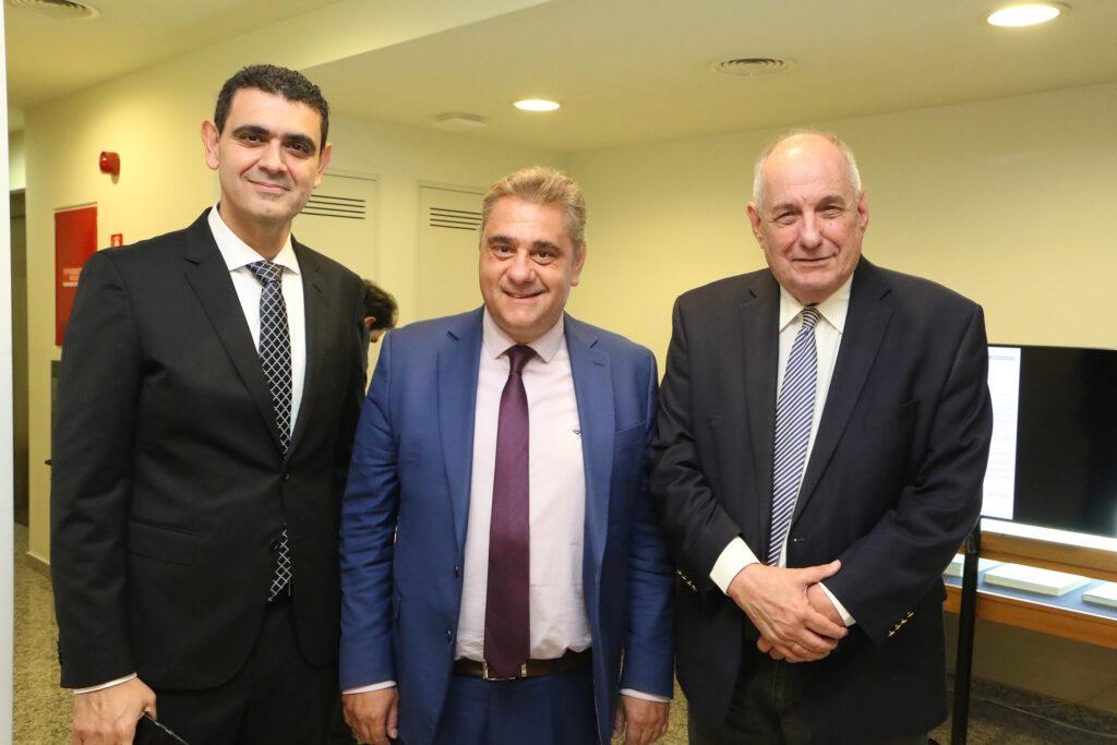 “Κυπριακό Συνταγματικό Δίκαιο. Θεμελιώδη Δικαιώματα & Ελευθερίες” του δρος Κώστα Παρασκευά