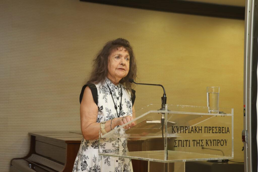 “Λεηλατώντας μια ματωμένη χώρα” σε σκηνοθεσία Τάκη Παπαγαννίδη και σενάριο Βασίλη Βασιλικού