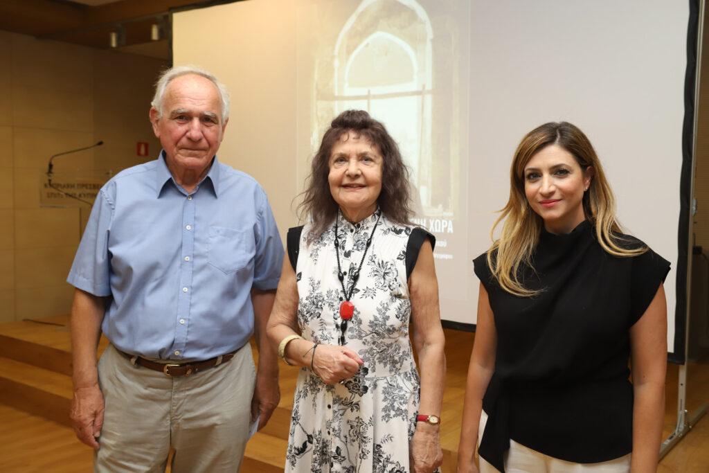 “Λεηλατώντας μια ματωμένη χώρα” σε σκηνοθεσία Τάκη Παπαγαννίδη και σενάριο Βασίλη Βασιλικού