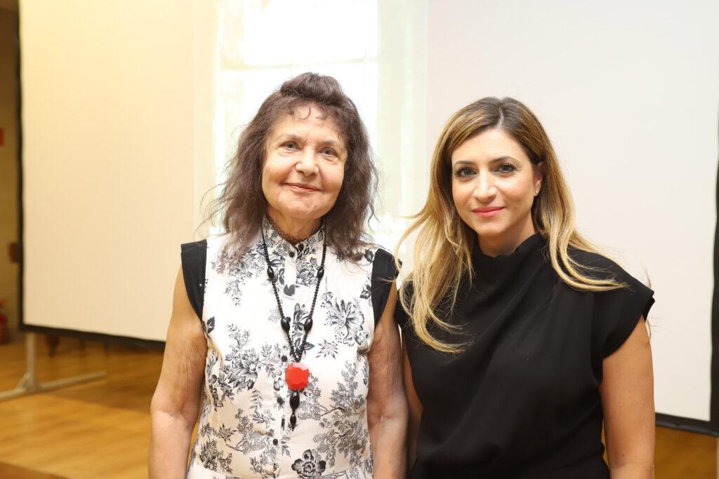 “Λεηλατώντας μια ματωμένη χώρα” σε σκηνοθεσία Τάκη Παπαγαννίδη και σενάριο Βασίλη Βασιλικού