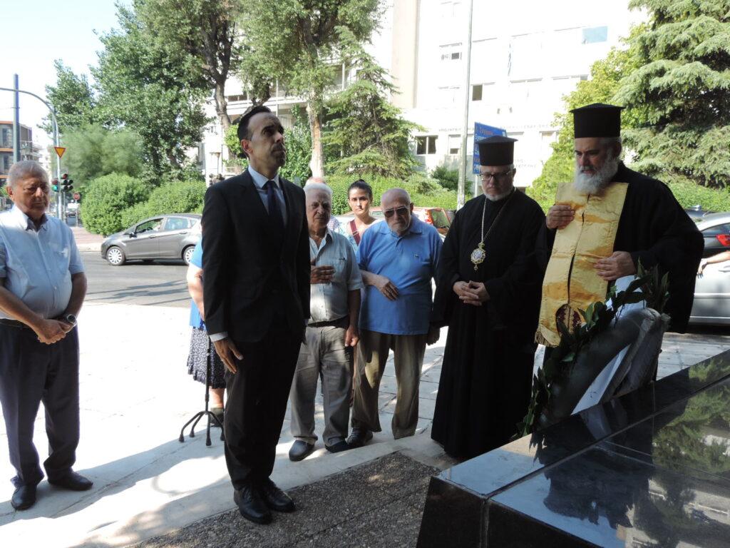 Τρισάγιο  στον Ανδριάντα του Αρχιεπισκόπου Μακαρίου Γ΄