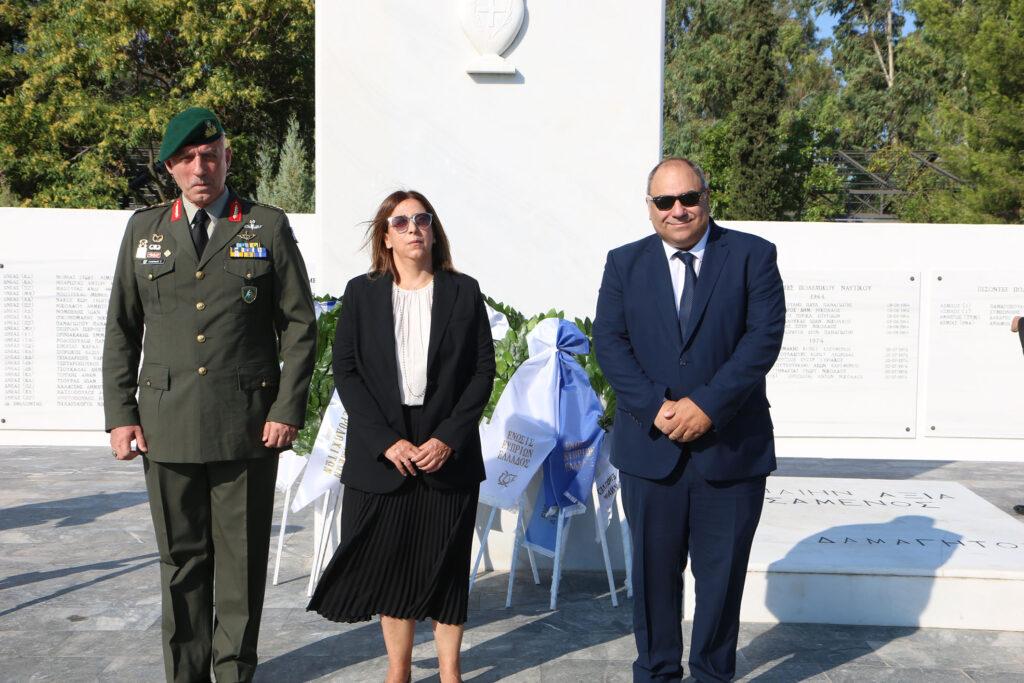 ΑΡΧΙΕΡΑΤΙΚΟ ΜΝΗΜΟΣΥΝΟ για τους πεσόντες κατά το πραξικόπημα και την τουρκική εισβολή στην Κύπρο το 1974  που τελεί ο Δήμος Αθηναίων