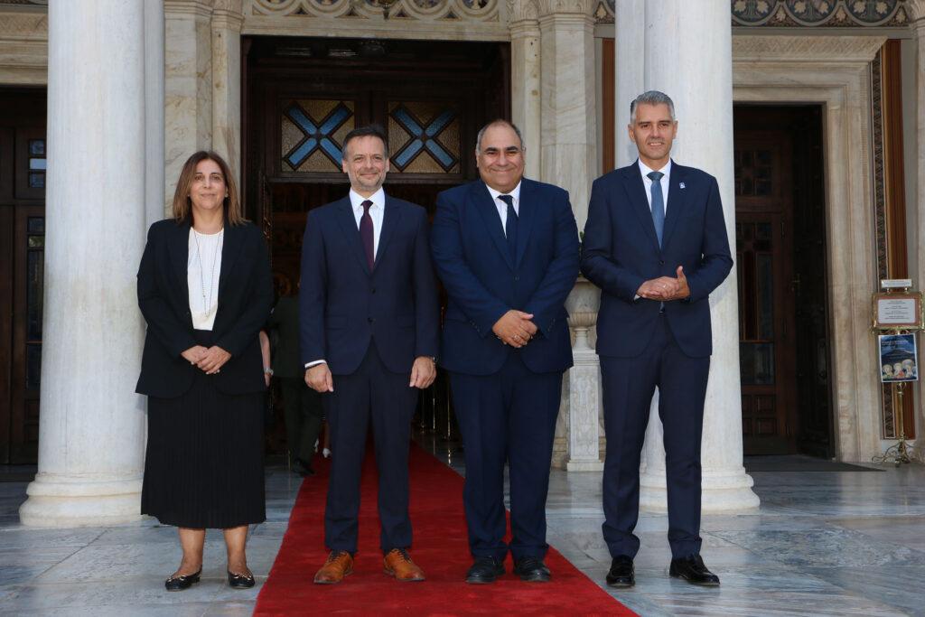 ΑΡΧΙΕΡΑΤΙΚΟ ΜΝΗΜΟΣΥΝΟ για τους πεσόντες κατά το πραξικόπημα και την τουρκική εισβολή στην Κύπρο το 1974  που τελεί ο Δήμος Αθηναίων