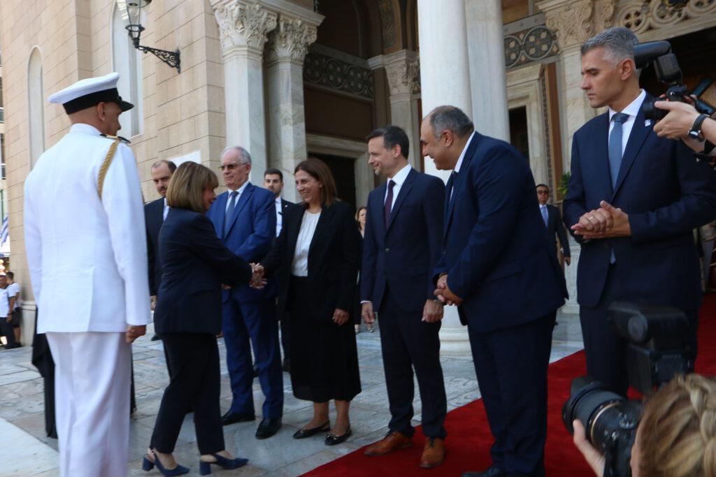 ΑΡΧΙΕΡΑΤΙΚΟ ΜΝΗΜΟΣΥΝΟ για τους πεσόντες κατά το πραξικόπημα και την τουρκική εισβολή στην Κύπρο το 1974  που τελεί ο Δήμος Αθηναίων