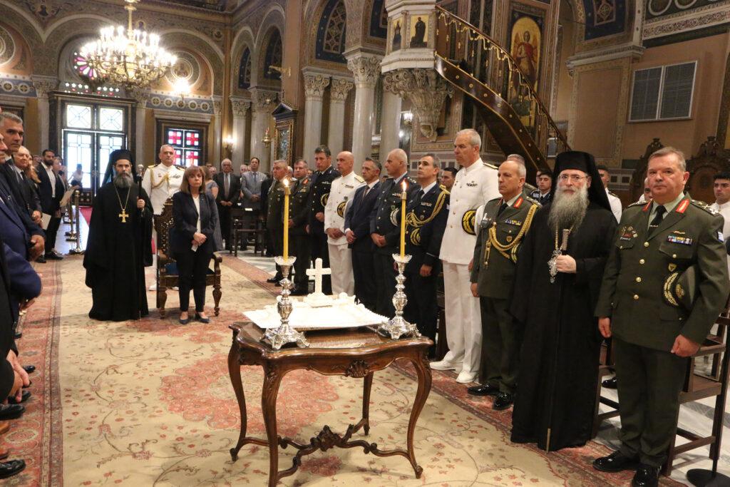 ΑΡΧΙΕΡΑΤΙΚΟ ΜΝΗΜΟΣΥΝΟ για τους πεσόντες κατά το πραξικόπημα και την τουρκική εισβολή στην Κύπρο το 1974  που τελεί ο Δήμος Αθηναίων