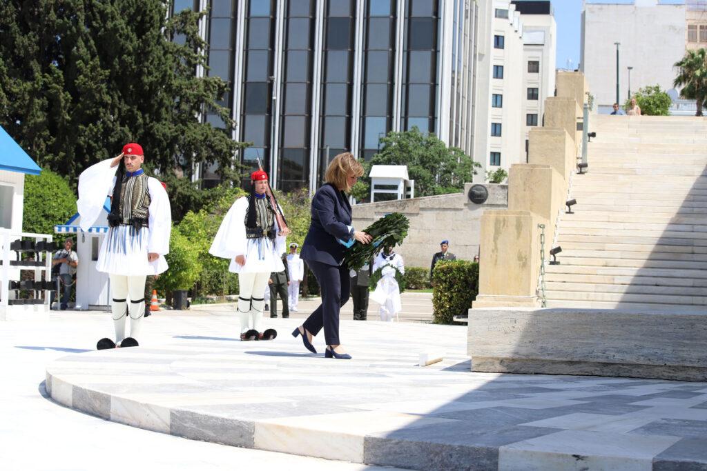ΑΡΧΙΕΡΑΤΙΚΟ ΜΝΗΜΟΣΥΝΟ για τους πεσόντες κατά το πραξικόπημα και την τουρκική εισβολή στην Κύπρο το 1974  που τελεί ο Δήμος Αθηναίων