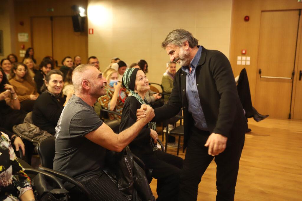 “ΓΙΑ ΟΛΑ ΦΤΑΙΕΙ Η ΚΟΝΓΚΟΛΕΖΑ” του Μιχάλη Παπδόπουλου σε σκηνοθεσία Αλεξίας Παπαλαζάρου