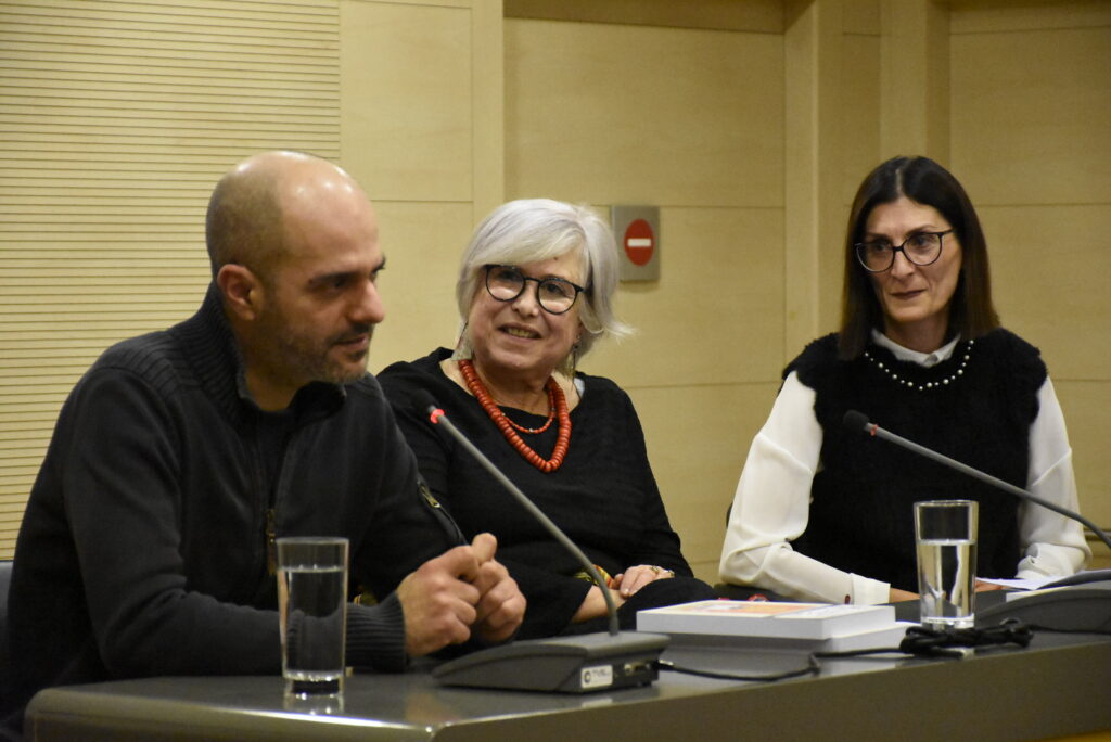 50 ΧΡΟΝΙΑ ΚΣΠΝΒ. ΦΩΤΕΙΝΕΣ ΣΕΛΙΔΕΣ ΤΗΣ ΚΥΠΡΙΑΚΗΣ ΠΑΙΔΙΚΗΣ ΚΑΙ ΝΕΑΝΙΚΗΣ ΛΟΓΟΤΕΧΝΙΑΣ