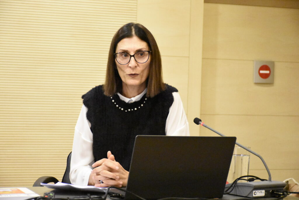 50 ΧΡΟΝΙΑ ΚΣΠΝΒ. ΦΩΤΕΙΝΕΣ ΣΕΛΙΔΕΣ ΤΗΣ ΚΥΠΡΙΑΚΗΣ ΠΑΙΔΙΚΗΣ ΚΑΙ ΝΕΑΝΙΚΗΣ ΛΟΓΟΤΕΧΝΙΑΣ